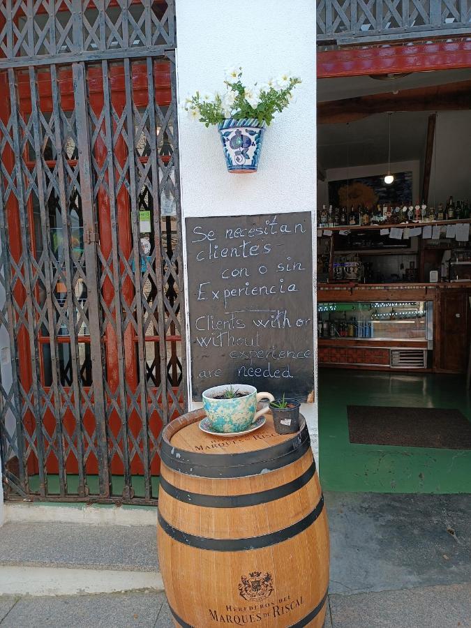 Pension Y Albergue Matias Locanda 萨里亚 外观 照片
