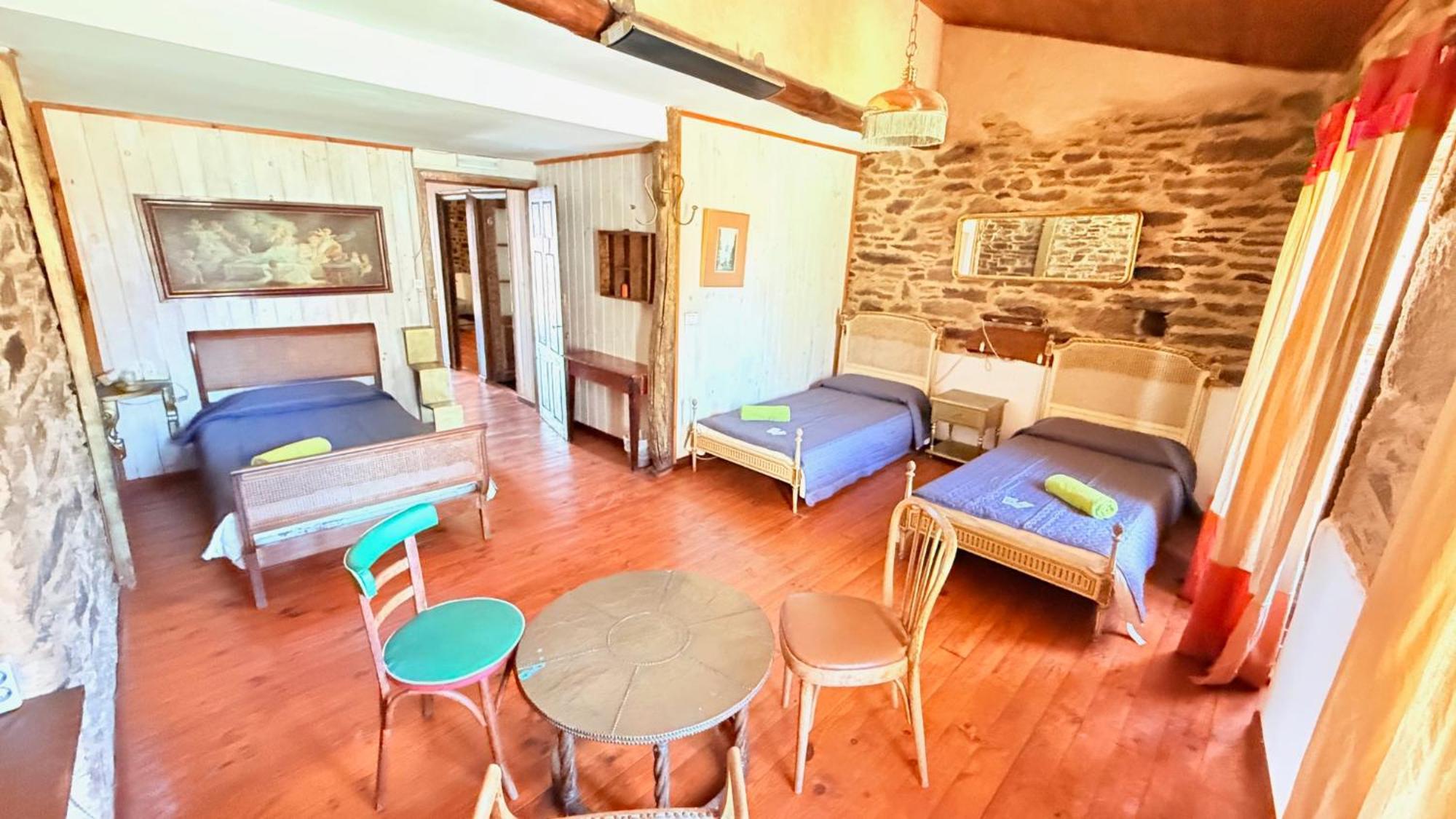 Pension Y Albergue Matias Locanda 萨里亚 外观 照片
