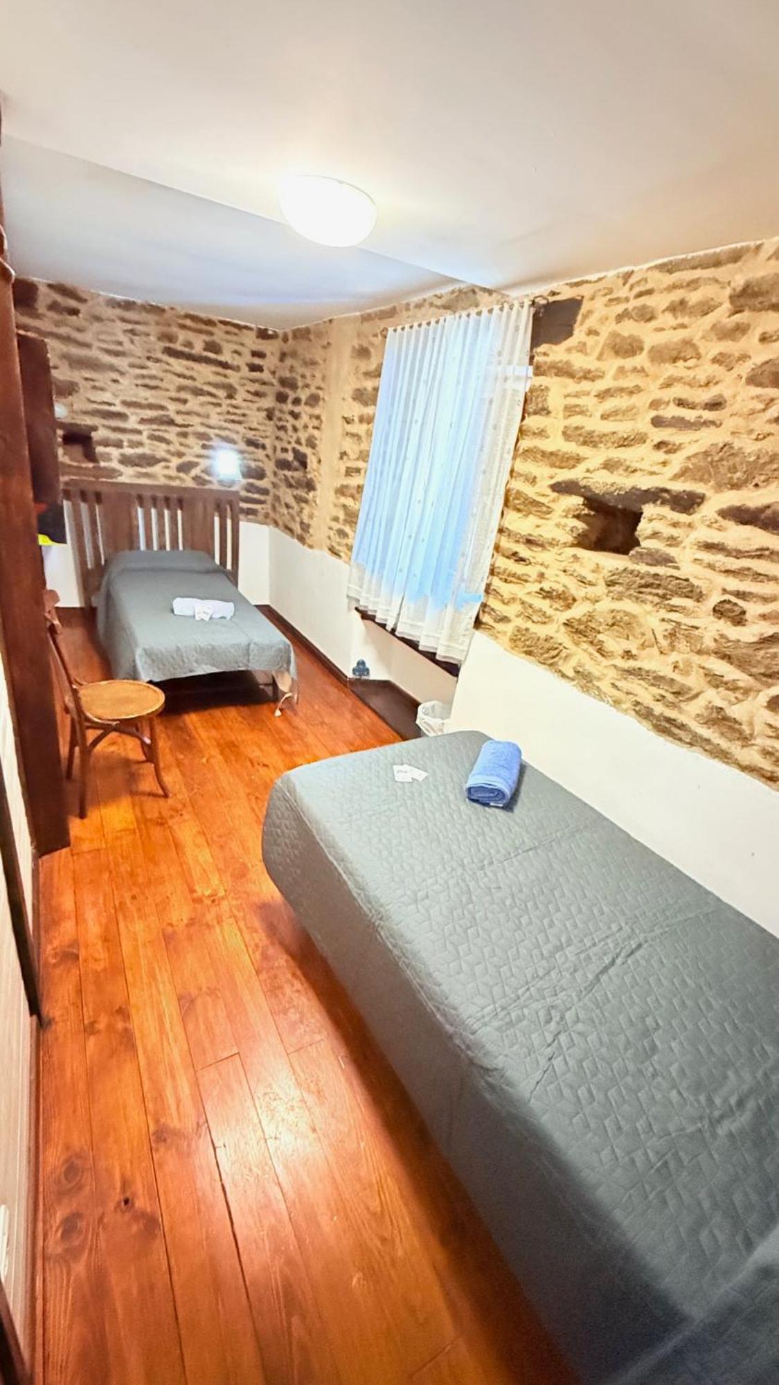 Pension Y Albergue Matias Locanda 萨里亚 外观 照片